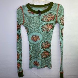 *** Free People Long Sleeve  Ribbed Tee *** XS